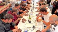IMPRESSIONNANT – L’Ogre a englouti 1 kg de magret en 5 minutes